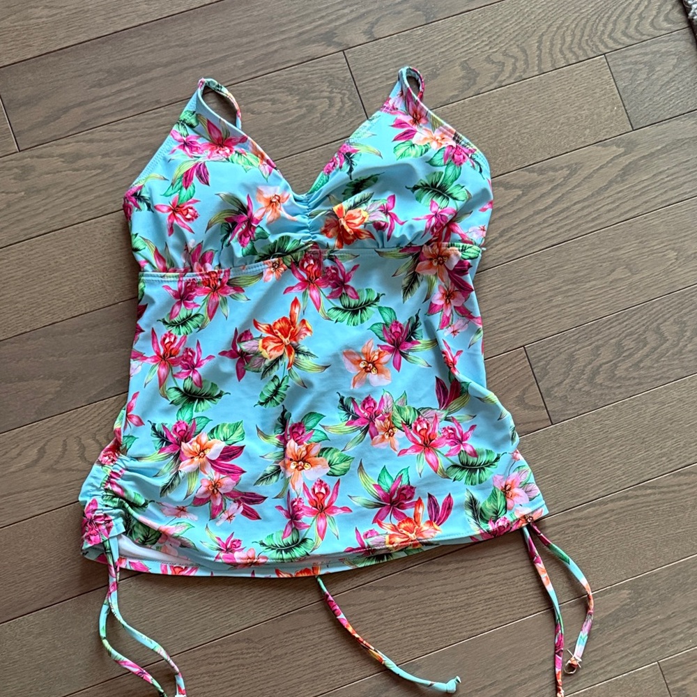 Floral V-Neck Women’s Tankini Swim Top in Aqua